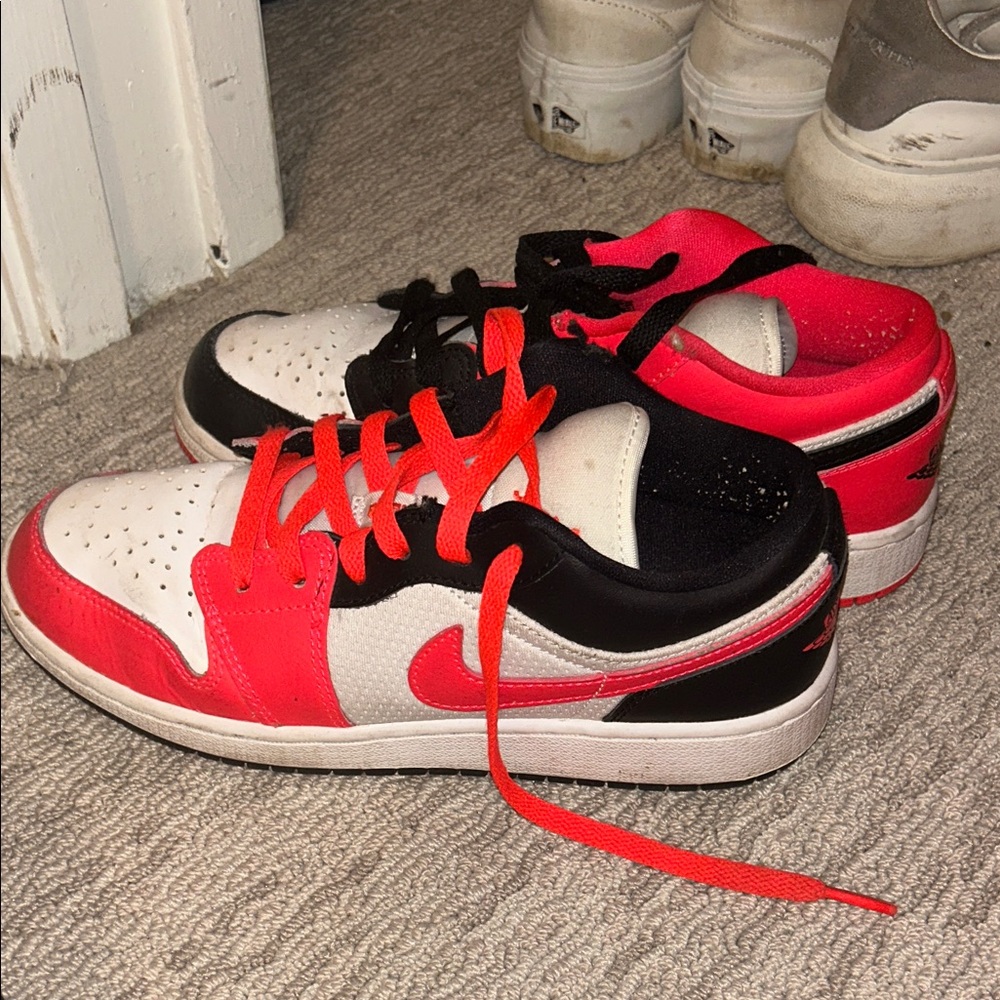 Nike Jordan low dunks neon pink